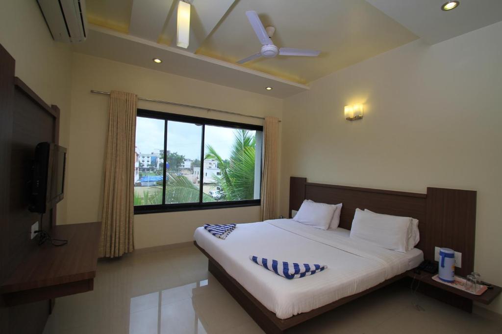 Hotel Sai Smaran Shirdi Habitación foto