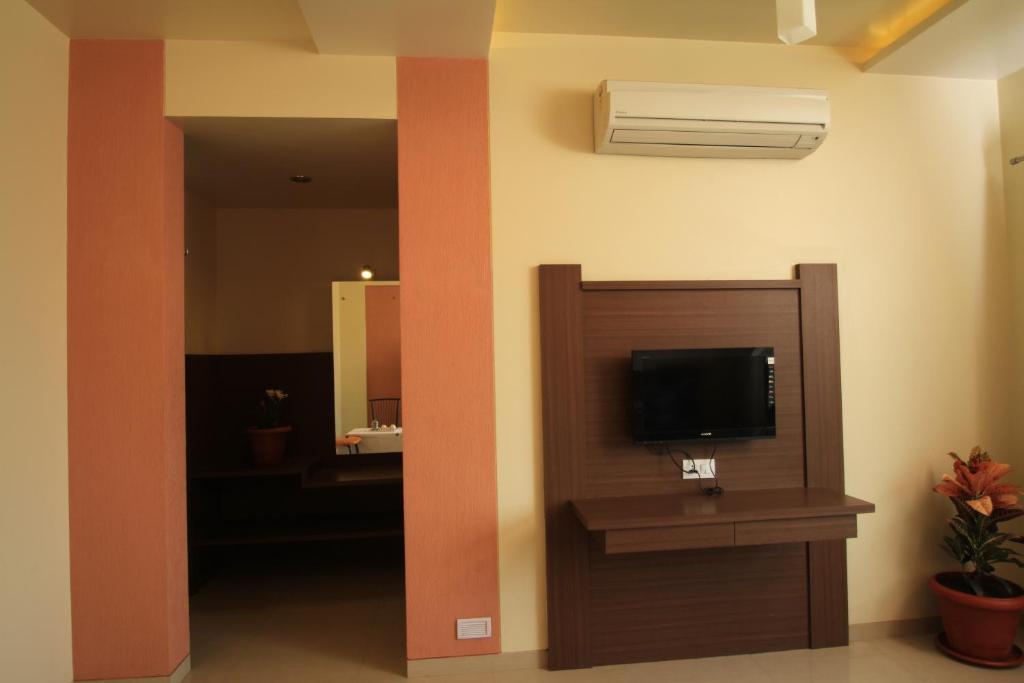 Hotel Sai Smaran Shirdi Habitación foto
